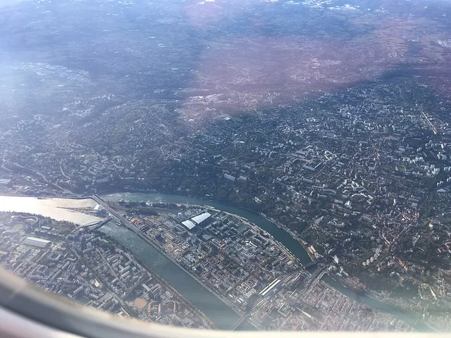 Vue documentaire du quartier de la Confluence à Lyon